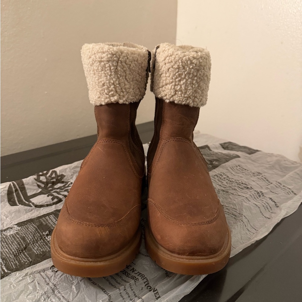 NEW Timberland Brown Winter Boots with Cream Fur